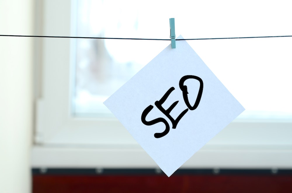 Le SEO pour les entreprises: Stratégies et pratiques pour augmenter sa visibilité en ligne